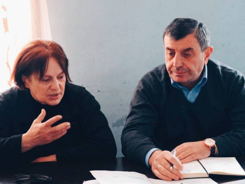 ცაგერის მუნიციპალიტეტის მერის მოადგილე რევაზ ახვლედიანი ა/ა/იპ ,,კულტურის ცენტრის"...